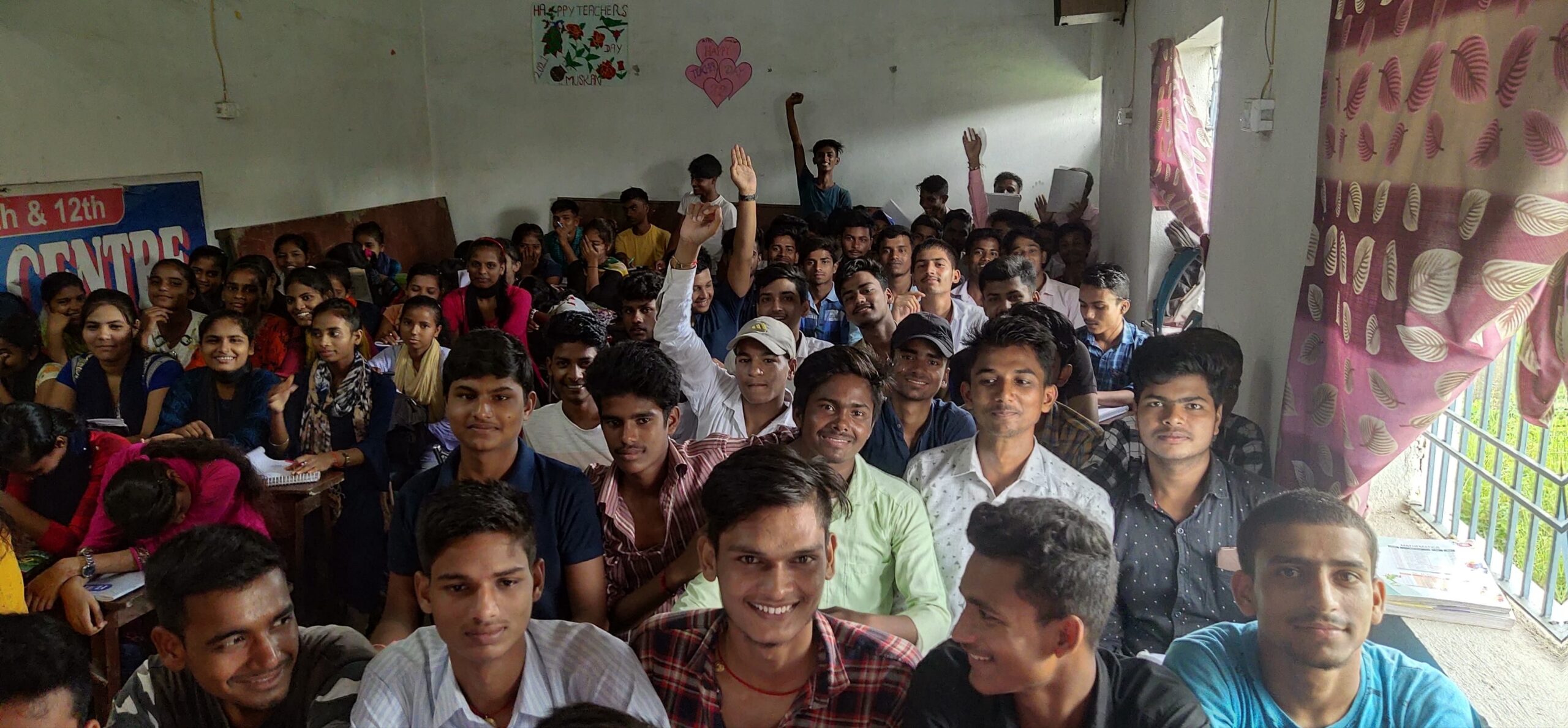 🎯 How LCI Classes Helps Students Crack IIT-JEE & NEET from a Small Town Like Garkha, Saran